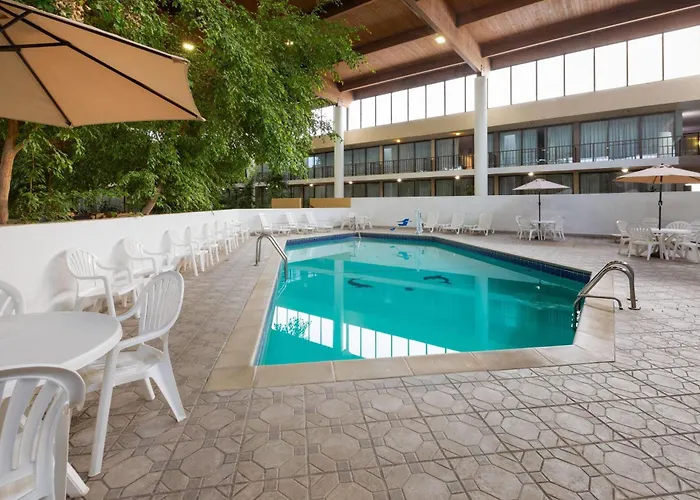 Wyndham Garden Detroit Metro Airport Hotel Romulus